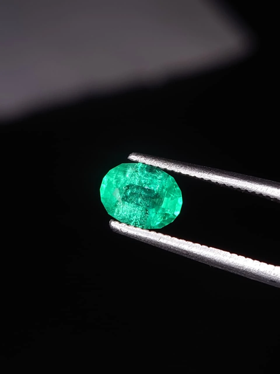 0.5ct Oval Faceted Panjsher Emerald from Afghanistan — view 1
